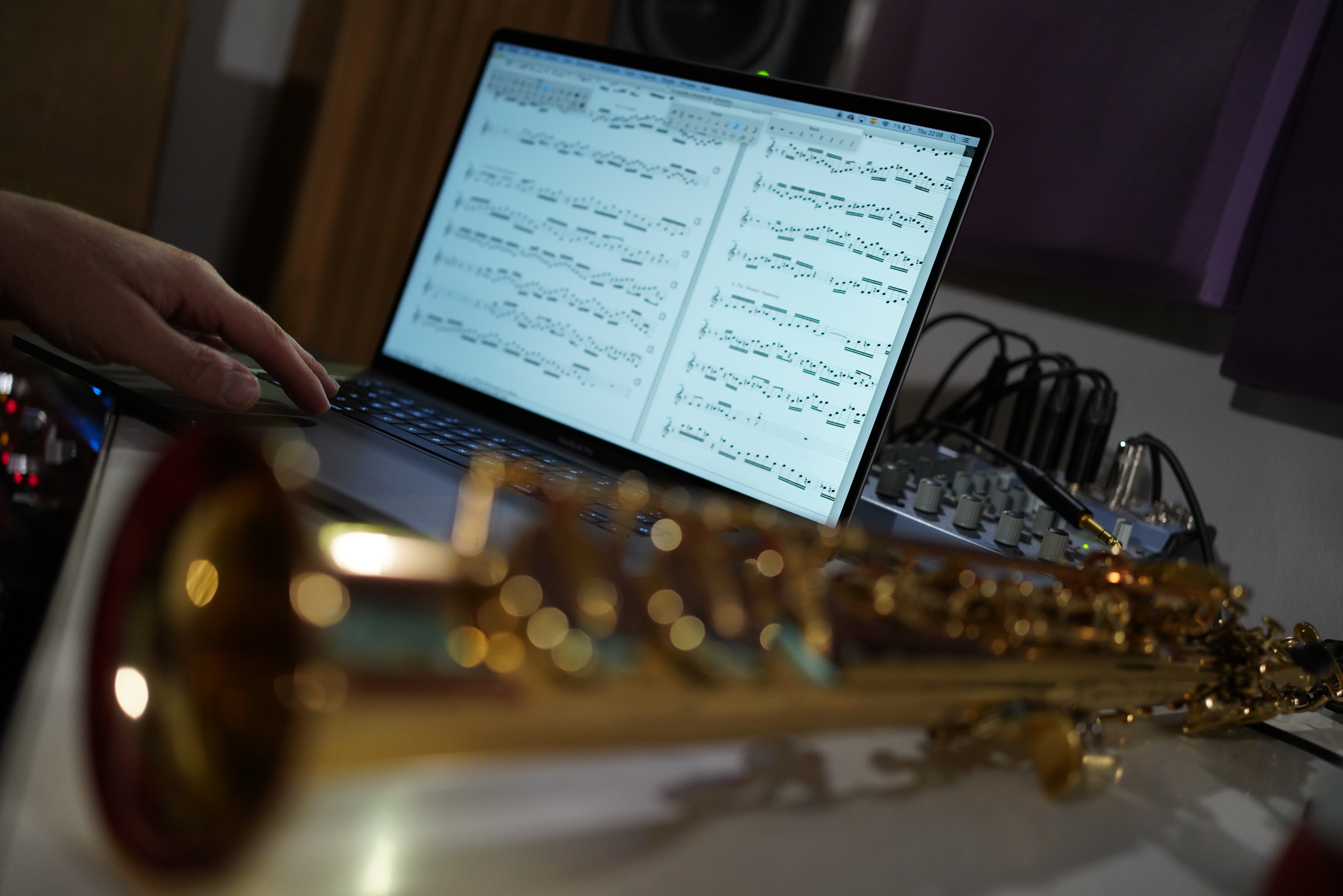 Practice session of a non genius #2 - Playing a simple tune in 12 keys  - Jazzduets